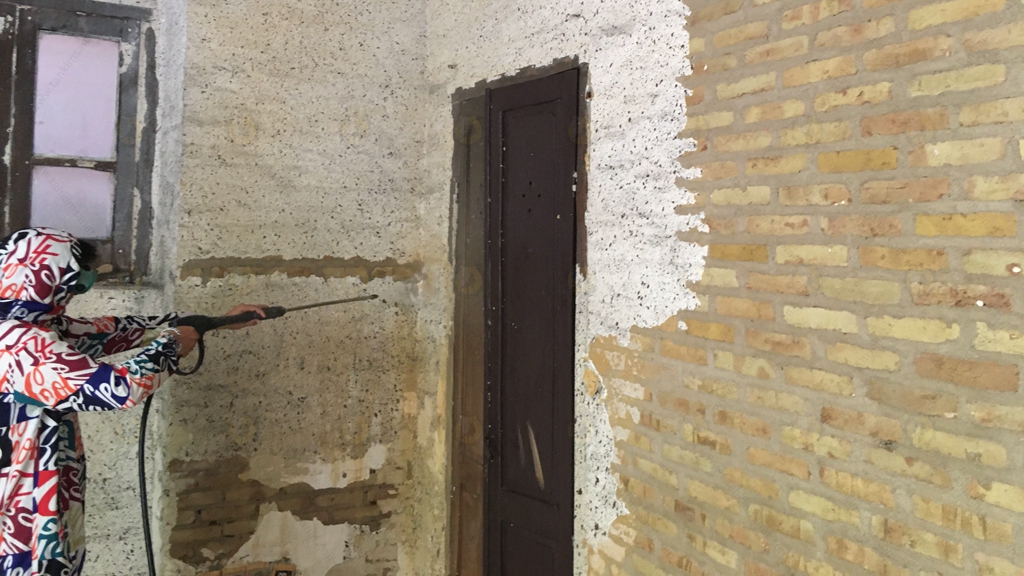 Implementation of water sandblasting of the facade of the building